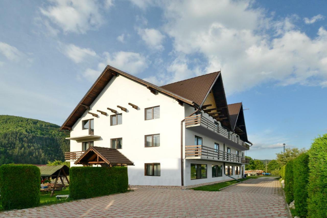 Vila Mogan Hotel Moieciu de Jos Luaran gambar